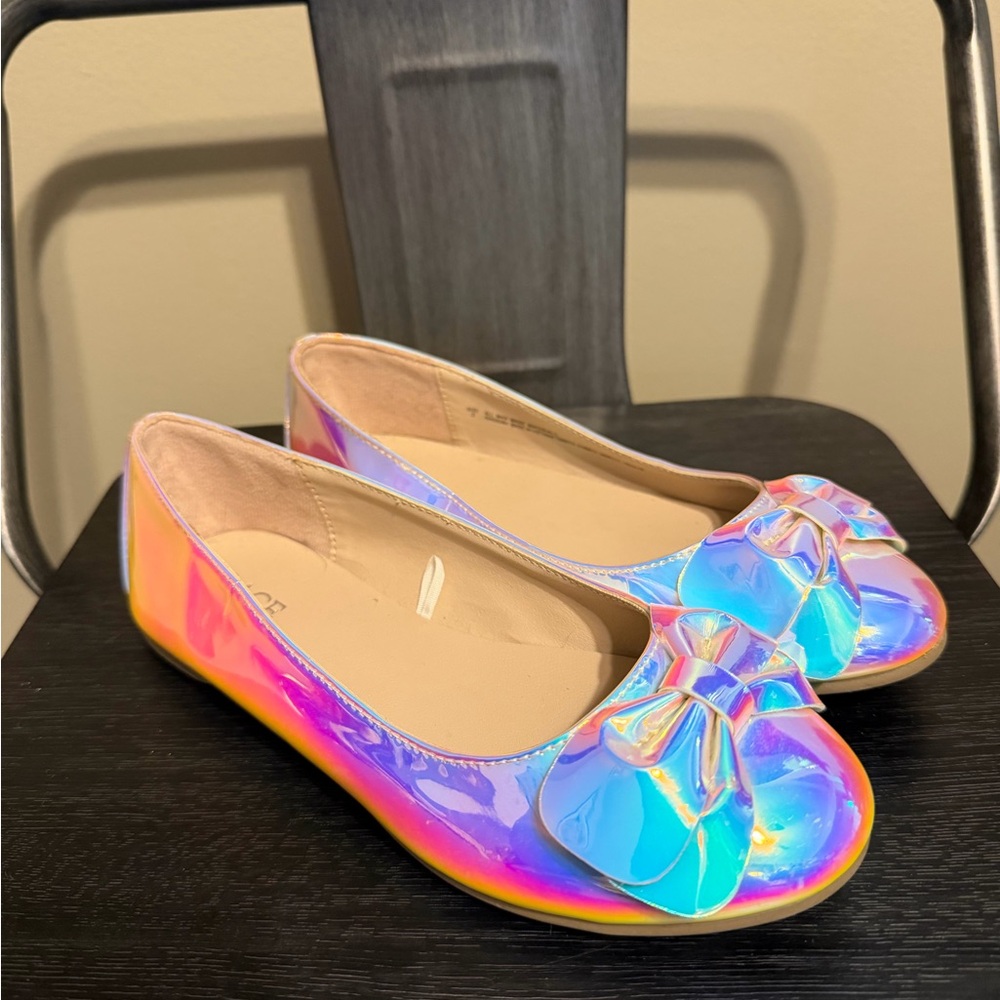 NOT AVAILABLE Place Iridescent Rainbow Bow Flats Girls Size 2 Holographic